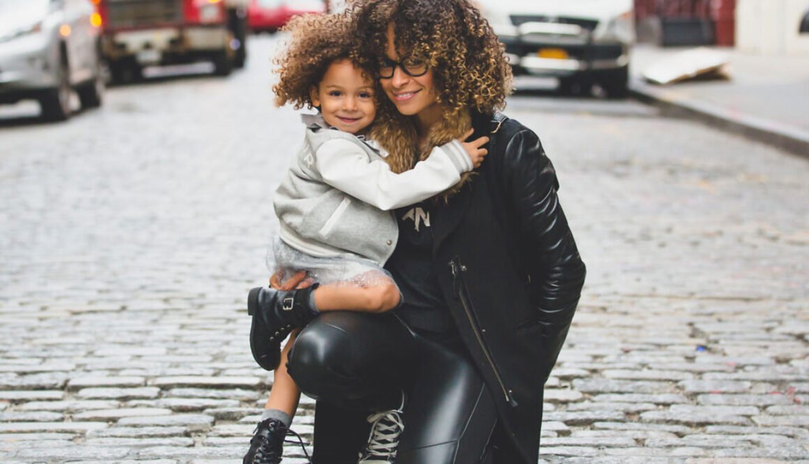 mother-pose-with-daughter